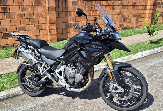 TRIUMPH TIGER 1200 BLACK EDITION TRIUMPH TIGER 1200 BLACK EDITION